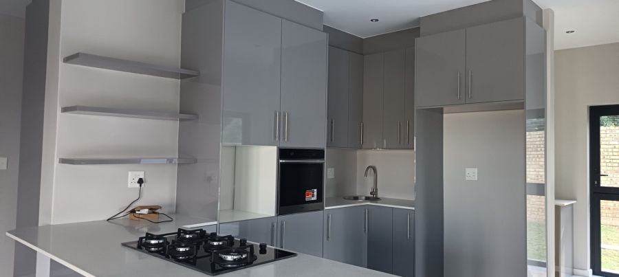 4 Bedroom Property for Sale in Blue Hills Country Estate Gauteng