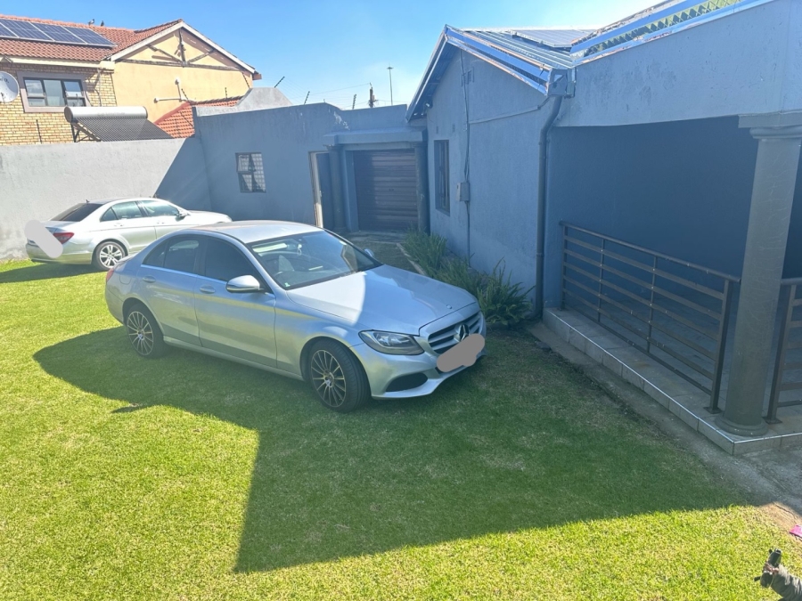 9 Bedroom Property for Sale in Tladi Gauteng