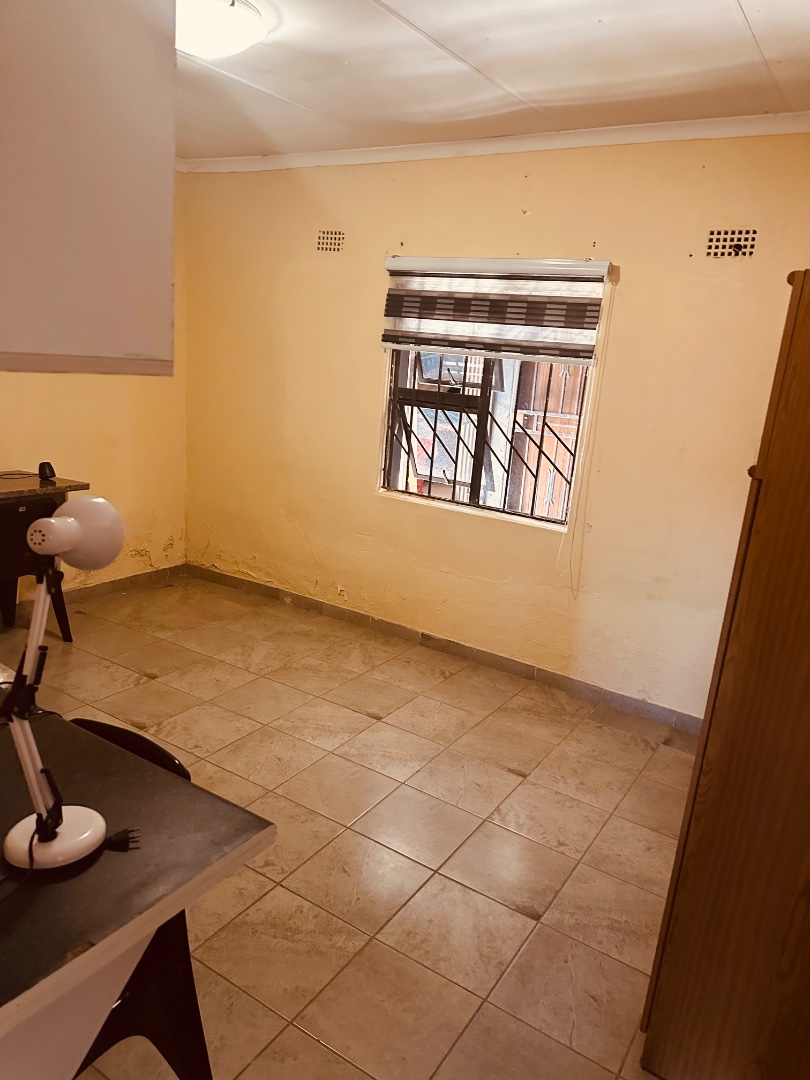 9 Bedroom Property for Sale in Tladi Gauteng