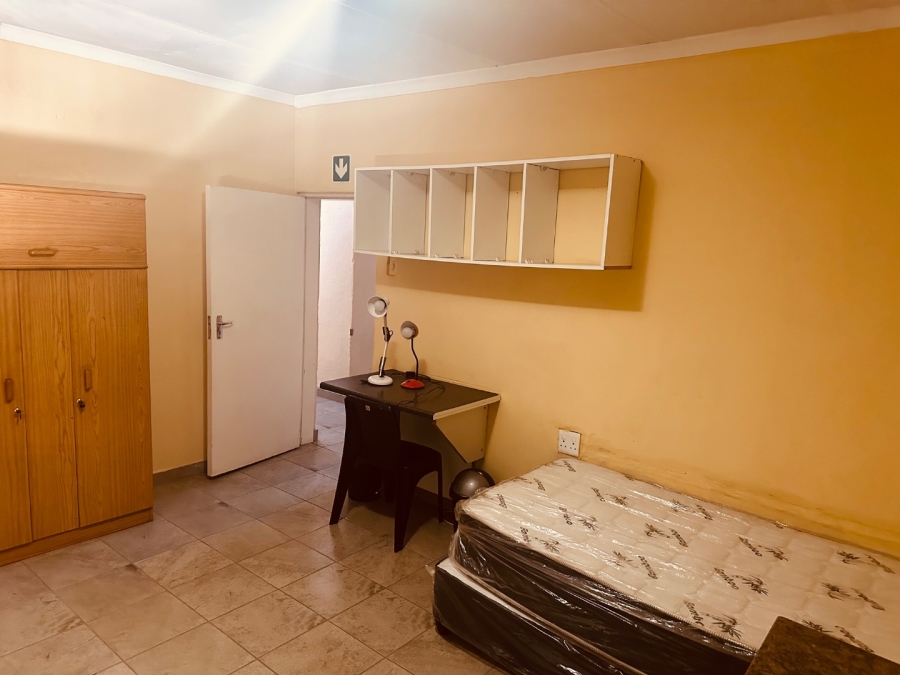 9 Bedroom Property for Sale in Tladi Gauteng