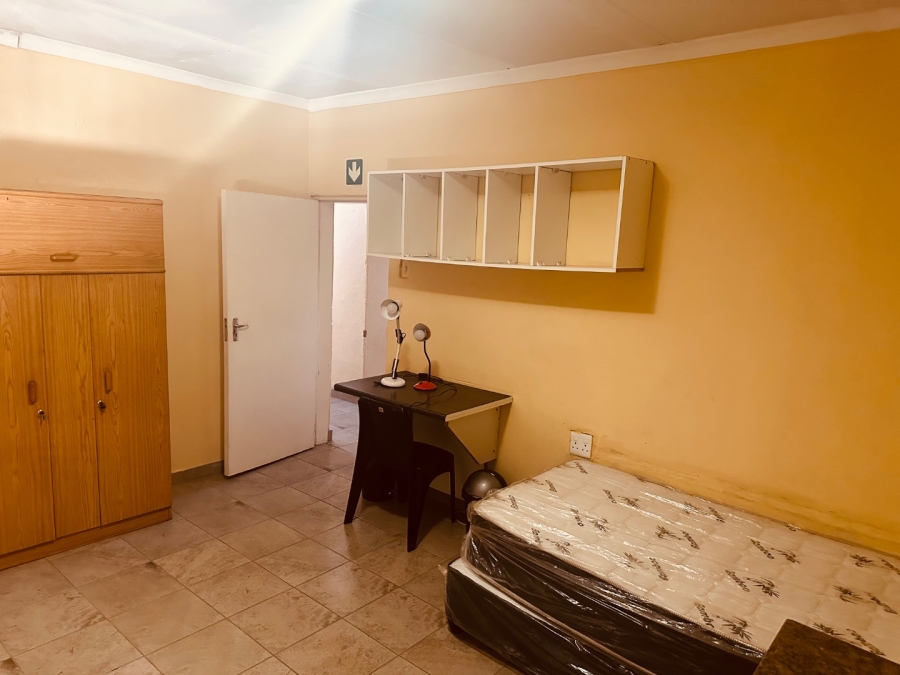 9 Bedroom Property for Sale in Tladi Gauteng