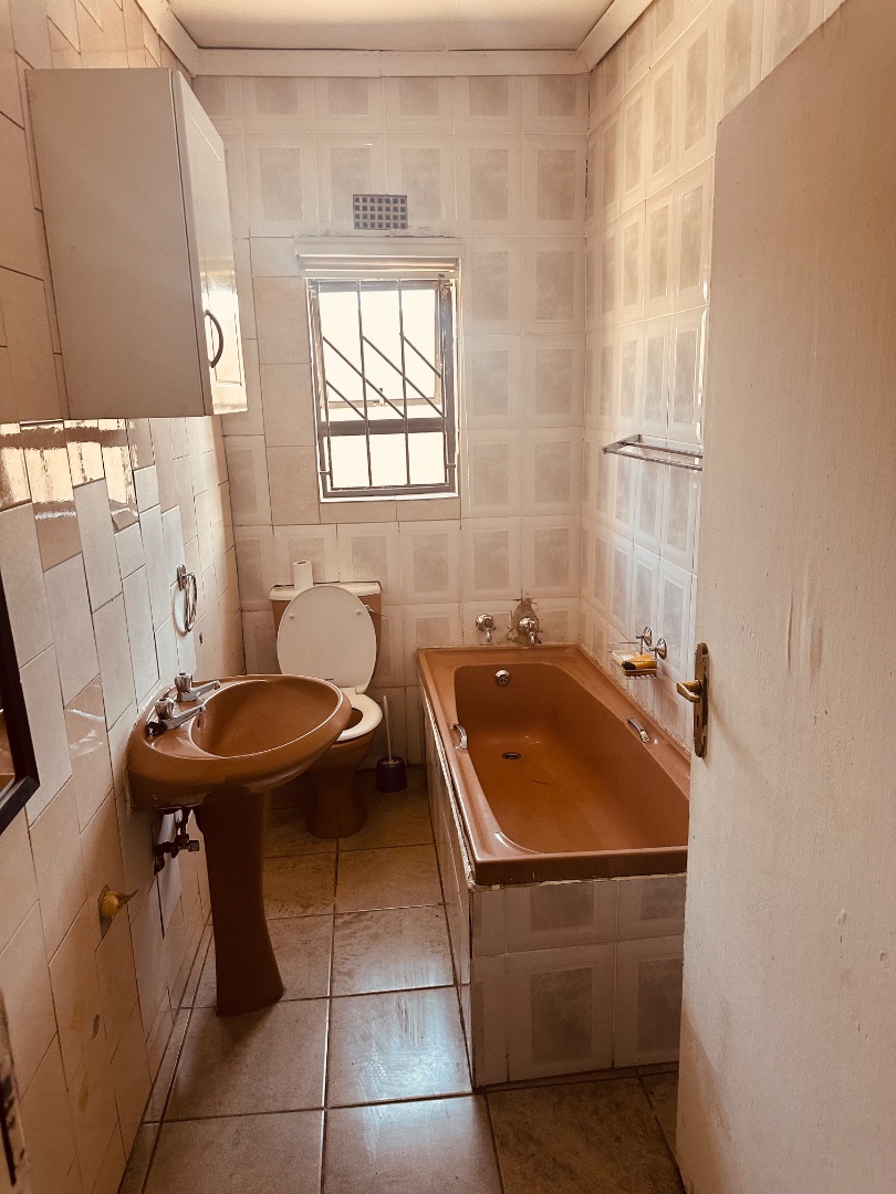 9 Bedroom Property for Sale in Tladi Gauteng