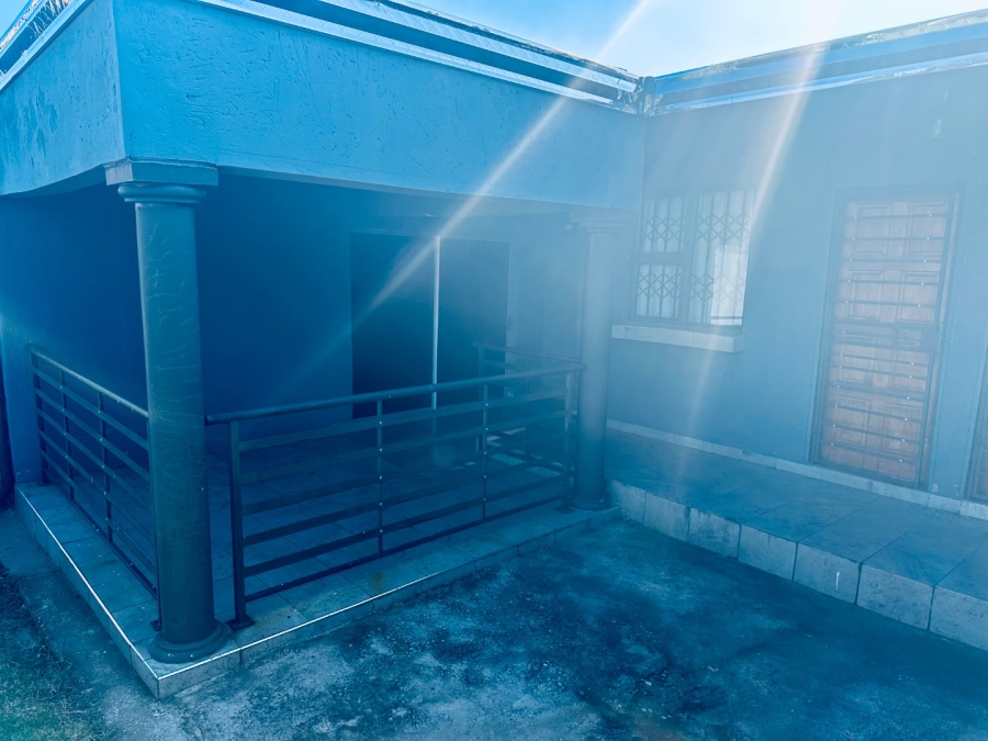 9 Bedroom Property for Sale in Tladi Gauteng
