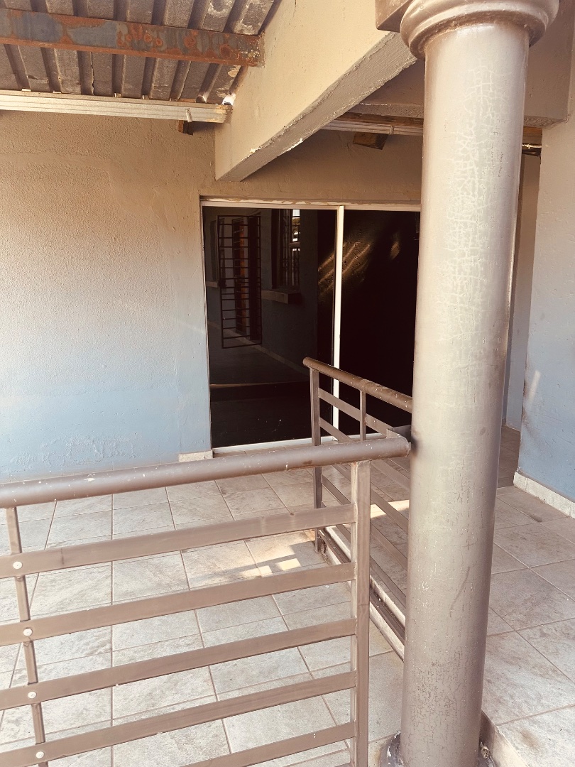 9 Bedroom Property for Sale in Tladi Gauteng