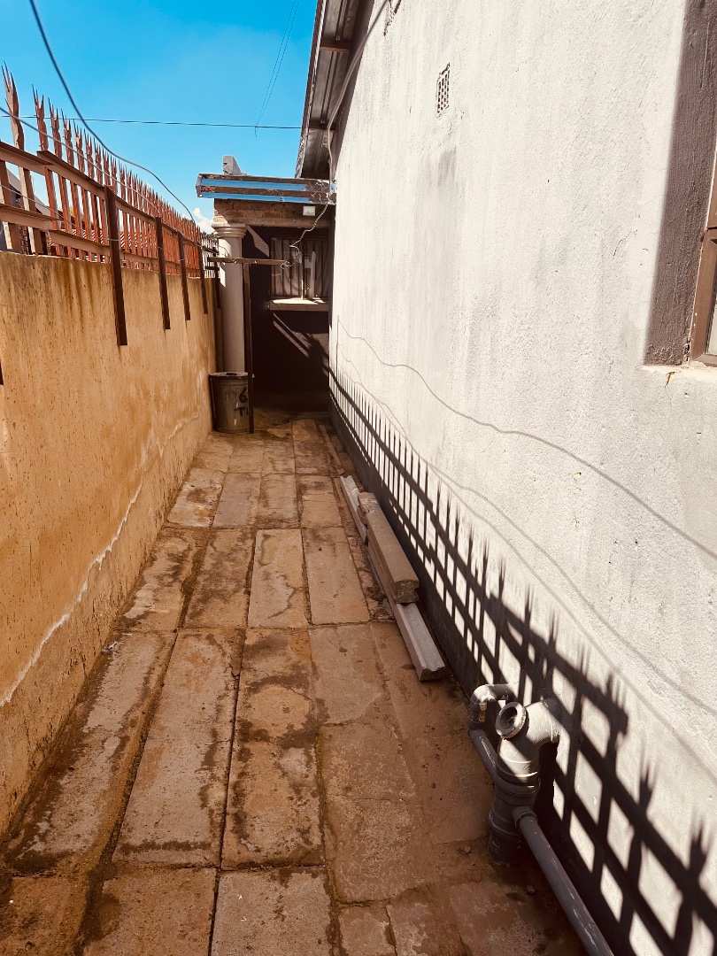 9 Bedroom Property for Sale in Tladi Gauteng