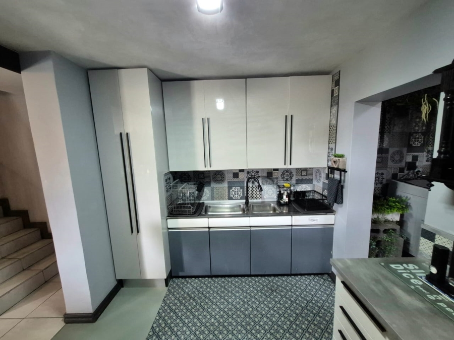 3 Bedroom Property for Sale in Elardus Park Gauteng