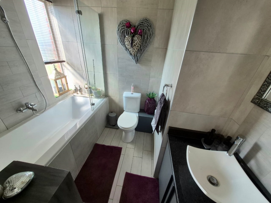 3 Bedroom Property for Sale in Elardus Park Gauteng