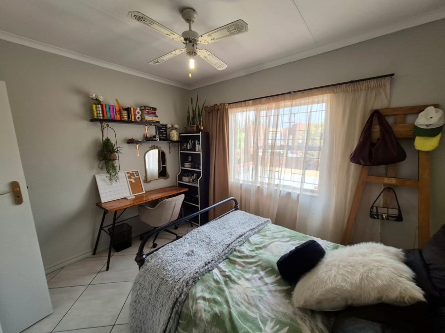 3 Bedroom Property for Sale in Elardus Park Gauteng