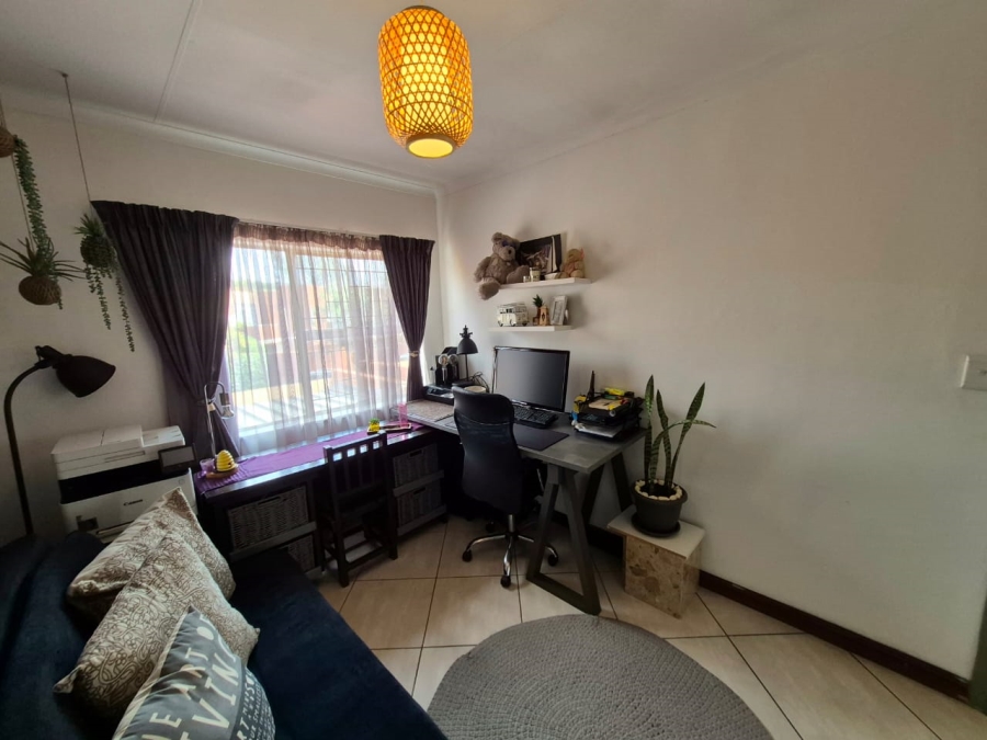 3 Bedroom Property for Sale in Elardus Park Gauteng