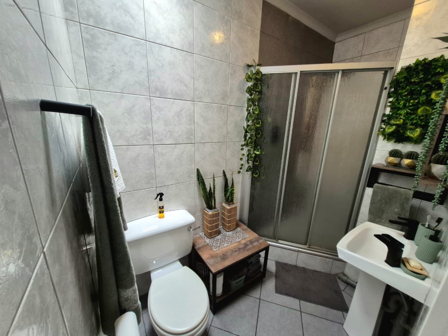 3 Bedroom Property for Sale in Elardus Park Gauteng