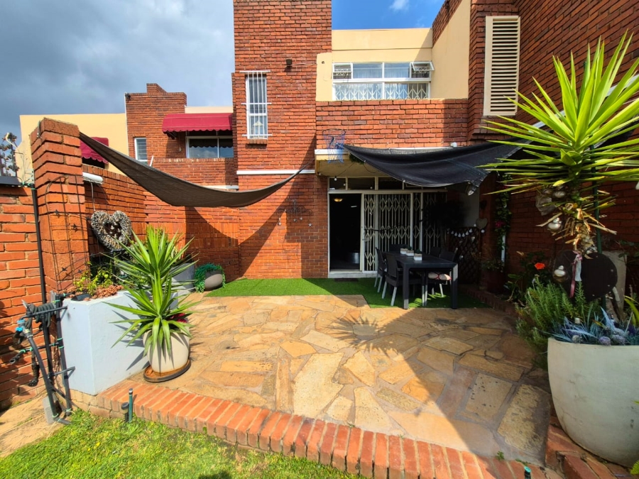3 Bedroom Property for Sale in Elardus Park Gauteng