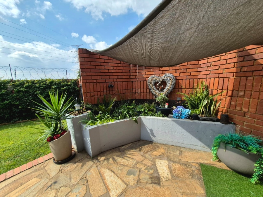 3 Bedroom Property for Sale in Elardus Park Gauteng