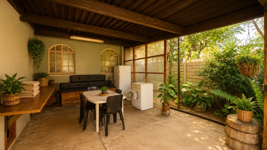 5 Bedroom Property for Sale in Flora Gardens Gauteng
