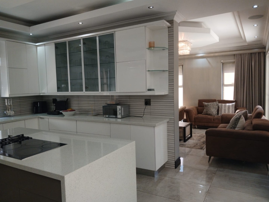 5 Bedroom Property for Sale in Blue Valley Golf Estate Gauteng