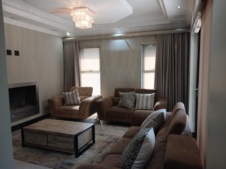 5 Bedroom Property for Sale in Blue Valley Golf Estate Gauteng