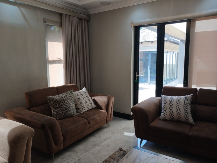 5 Bedroom Property for Sale in Blue Valley Golf Estate Gauteng