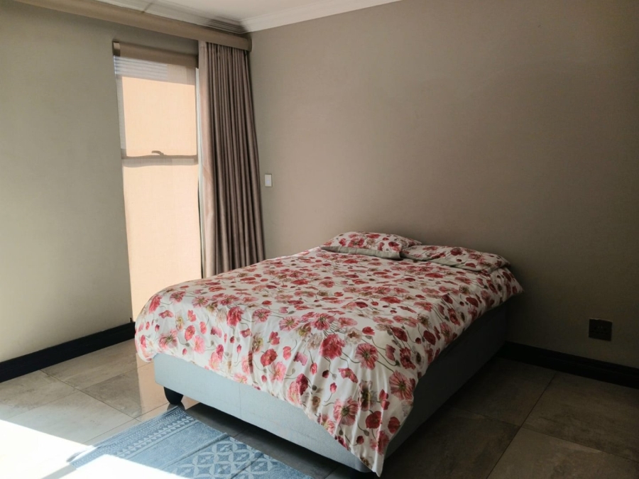 5 Bedroom Property for Sale in Blue Valley Golf Estate Gauteng