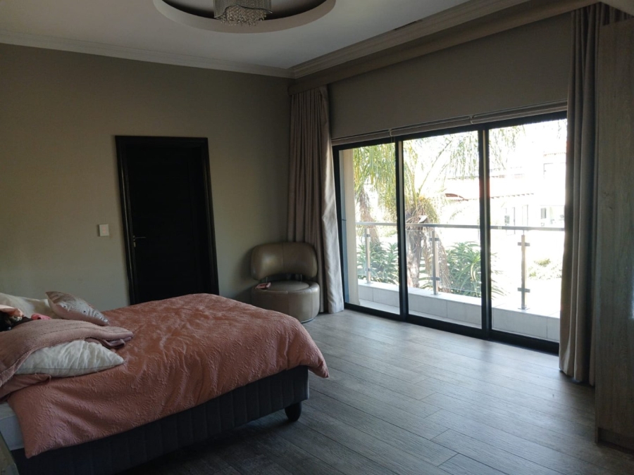 5 Bedroom Property for Sale in Blue Valley Golf Estate Gauteng