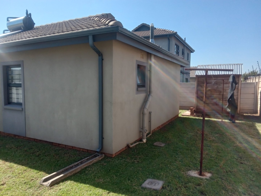 3 Bedroom Property for Sale in Andeon AH Gauteng