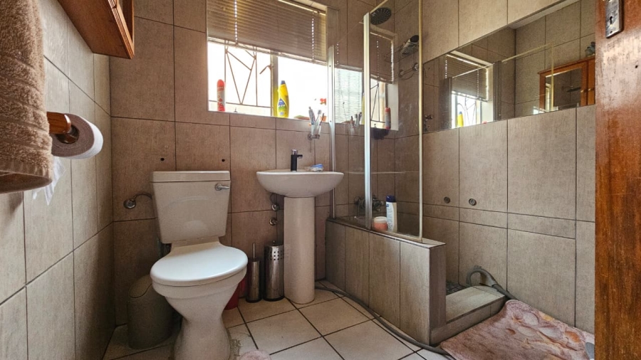2 Bedroom Property for Sale in Peacehaven Gauteng