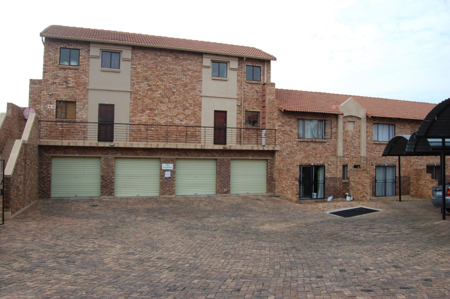 To Let 2 Bedroom Property for Rent in Halfway Gardens Gauteng