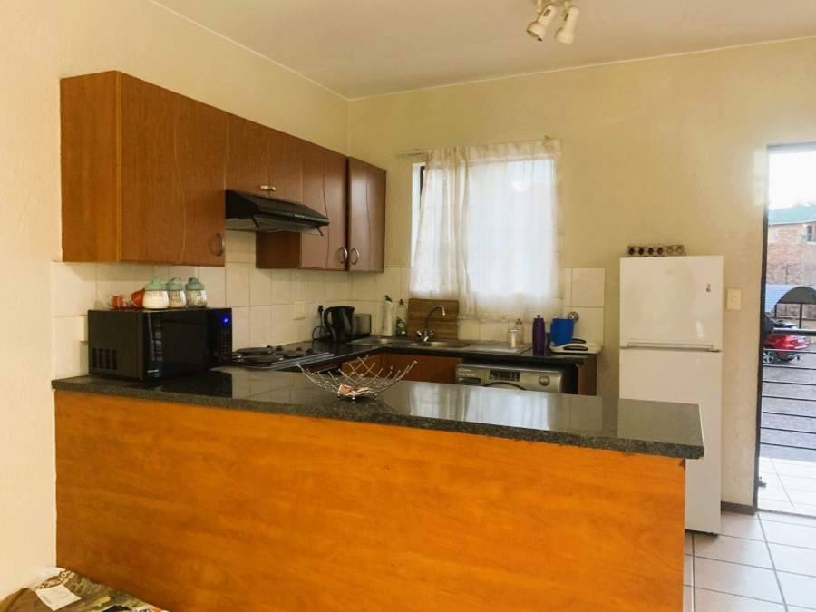 To Let 2 Bedroom Property for Rent in Halfway Gardens Gauteng