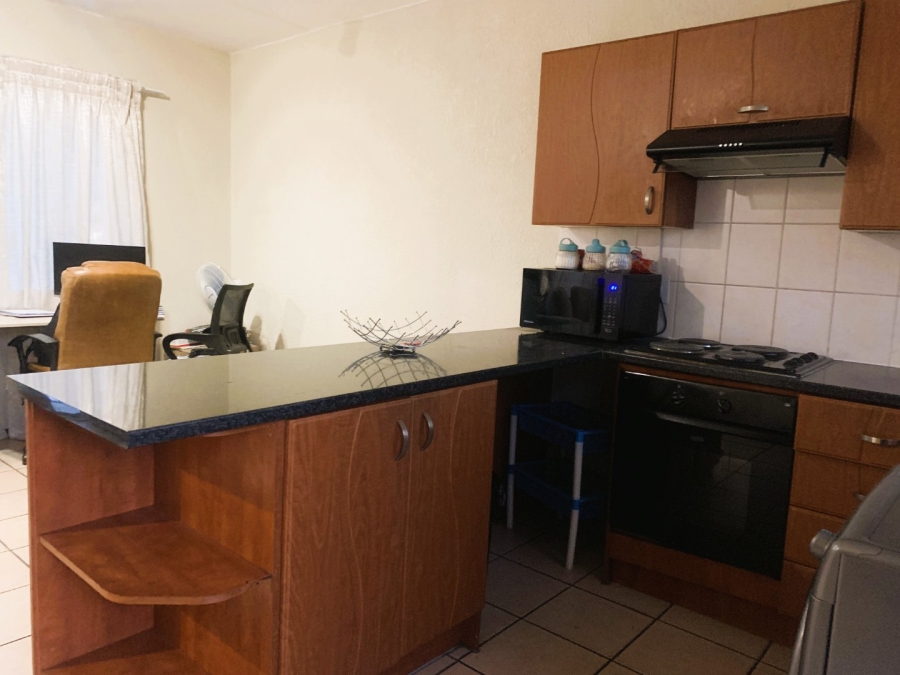 To Let 2 Bedroom Property for Rent in Halfway Gardens Gauteng