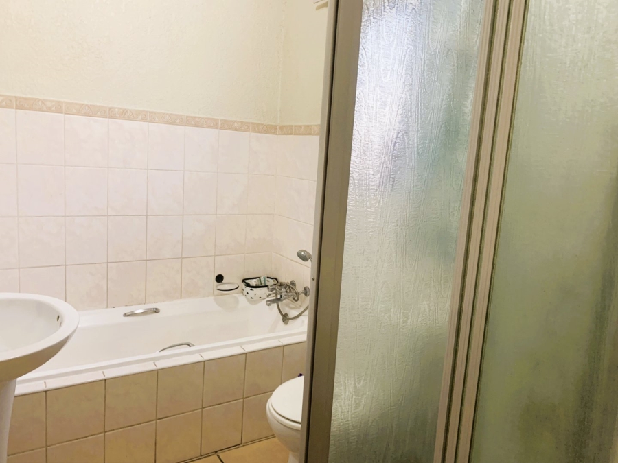 To Let 2 Bedroom Property for Rent in Halfway Gardens Gauteng