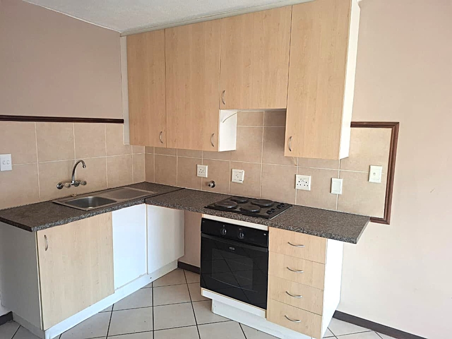 To Let 1 Bedroom Property for Rent in Karenpark Gauteng