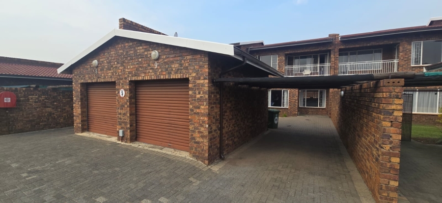 3 Bedroom Property for Sale in Brackenhurst Gauteng