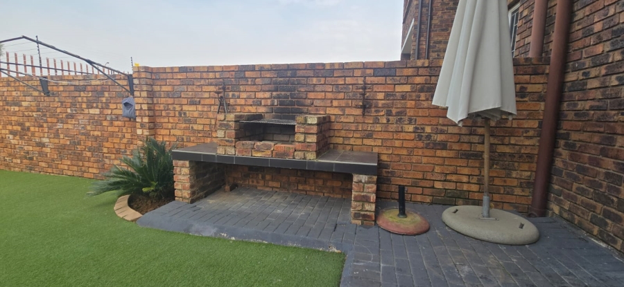 3 Bedroom Property for Sale in Brackenhurst Gauteng
