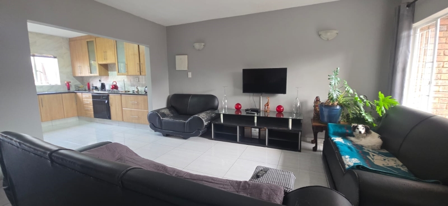 3 Bedroom Property for Sale in Brackenhurst Gauteng