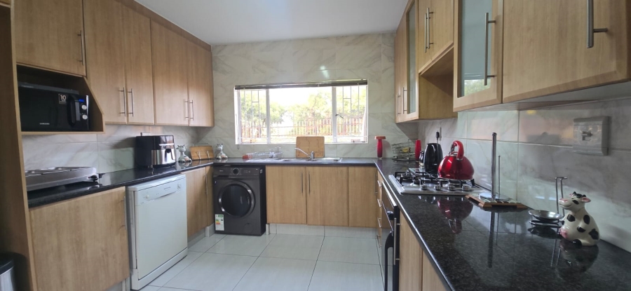 3 Bedroom Property for Sale in Brackenhurst Gauteng