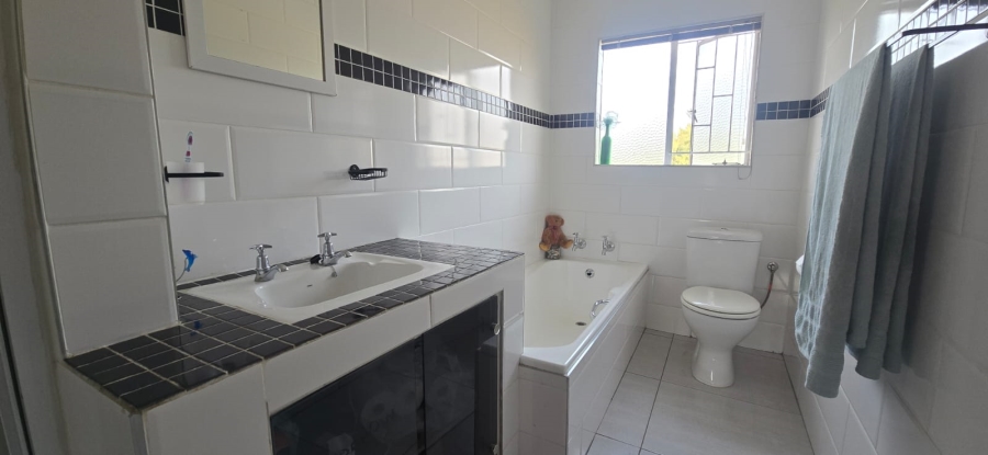 3 Bedroom Property for Sale in Brackenhurst Gauteng