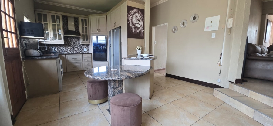 4 Bedroom Property for Sale in Brackendowns Gauteng