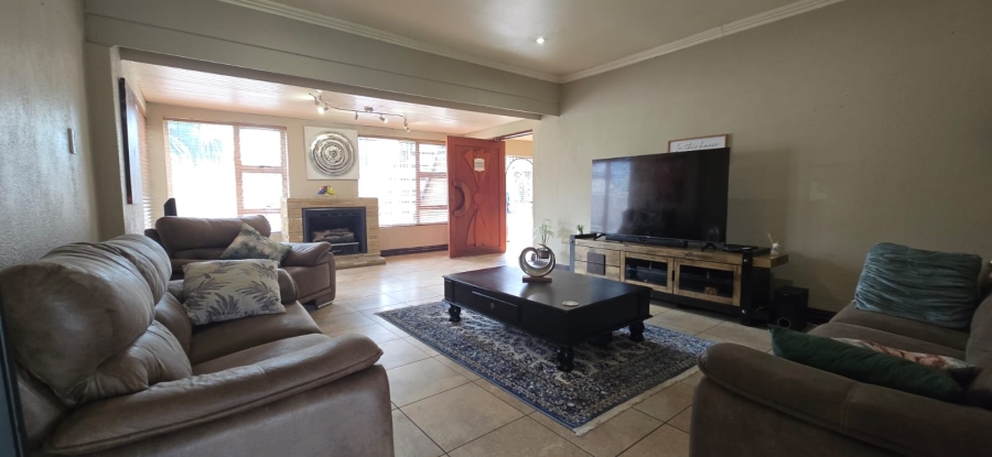 4 Bedroom Property for Sale in Brackendowns Gauteng