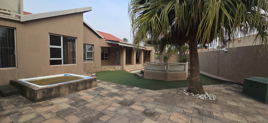 4 Bedroom Property for Sale in Brackendowns Gauteng