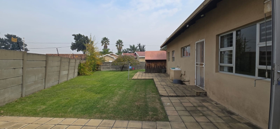 4 Bedroom Property for Sale in Brackendowns Gauteng
