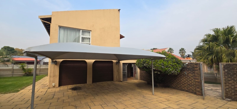 4 Bedroom Property for Sale in Brackendowns Gauteng