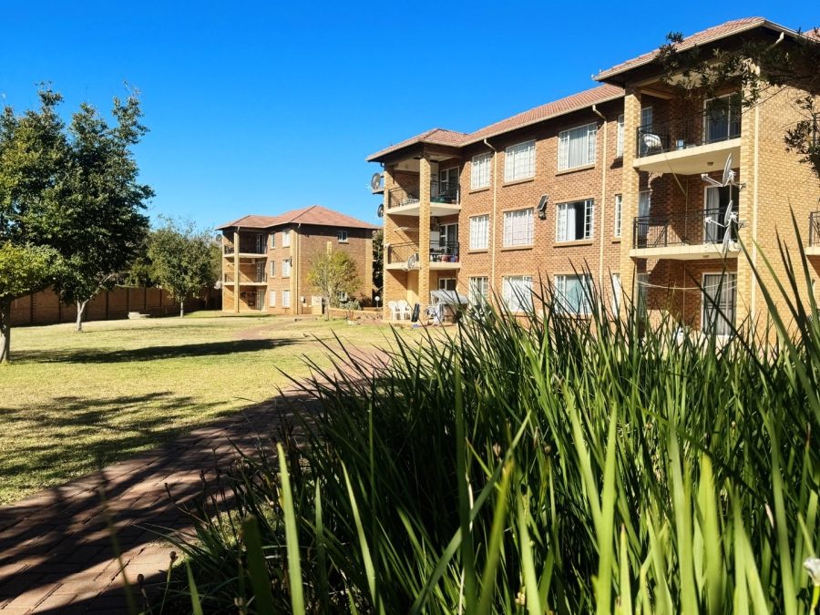 To Let 2 Bedroom Property for Rent in Glen Lauriston Gauteng