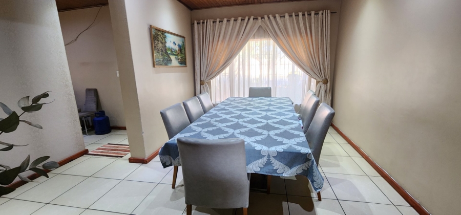 5 Bedroom Property for Sale in Erasmia Gauteng
