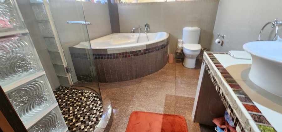 5 Bedroom Property for Sale in Erasmia Gauteng