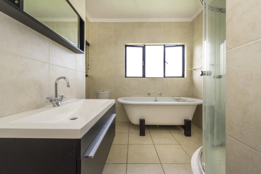 2 Bedroom Property for Sale in Greenstone Hill Gauteng