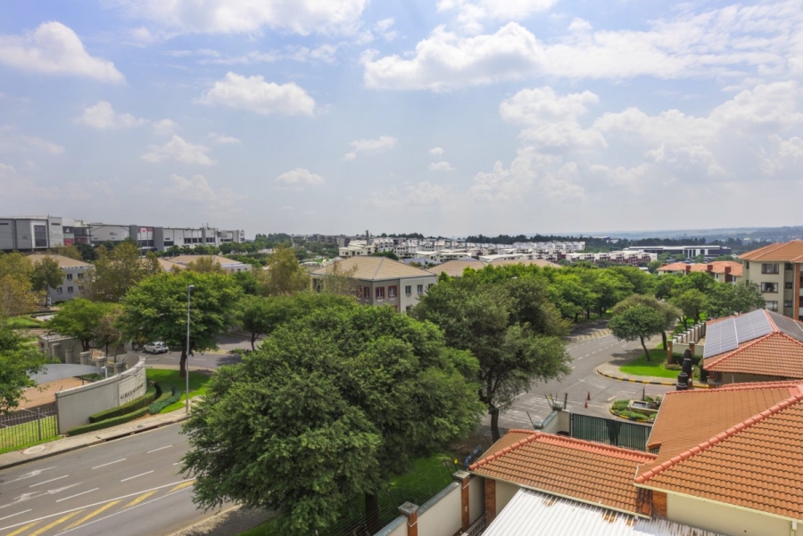 2 Bedroom Property for Sale in Greenstone Hill Gauteng