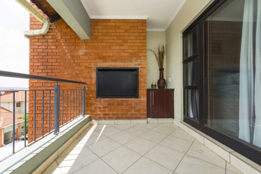 2 Bedroom Property for Sale in Greenstone Hill Gauteng