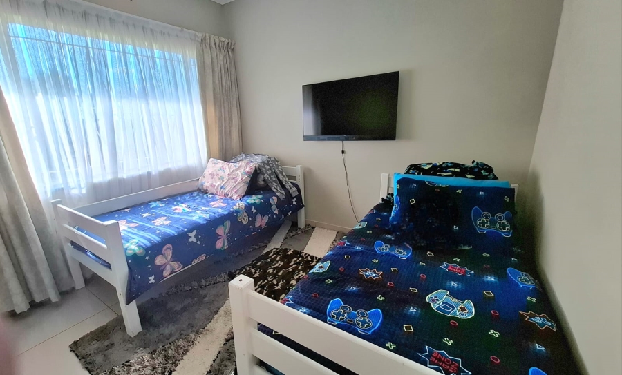  Bedroom Property for Sale in Rhodesfield Gauteng
