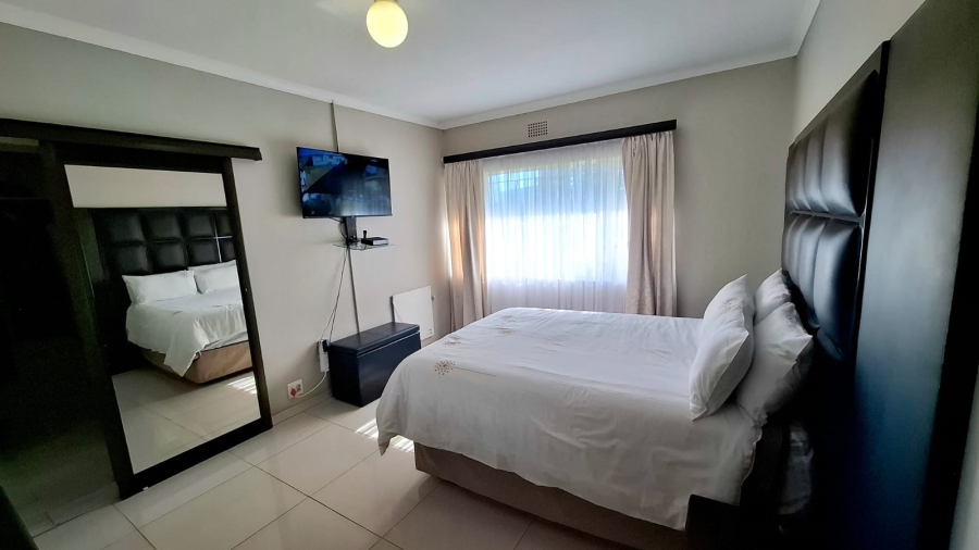  Bedroom Property for Sale in Rhodesfield Gauteng