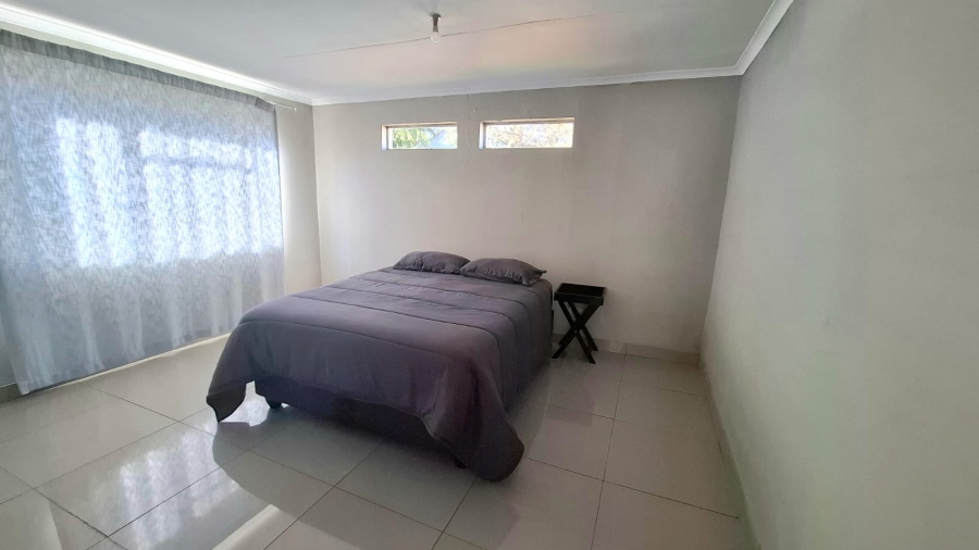  Bedroom Property for Sale in Rhodesfield Gauteng