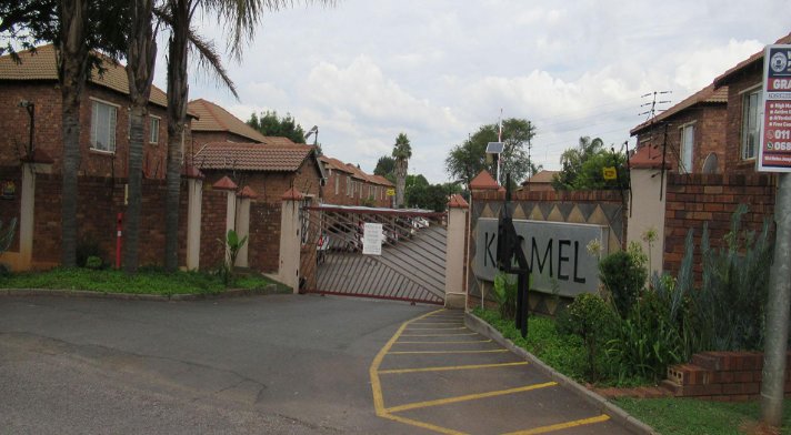 2 Bedroom Property for Sale in Florida Glen Gauteng