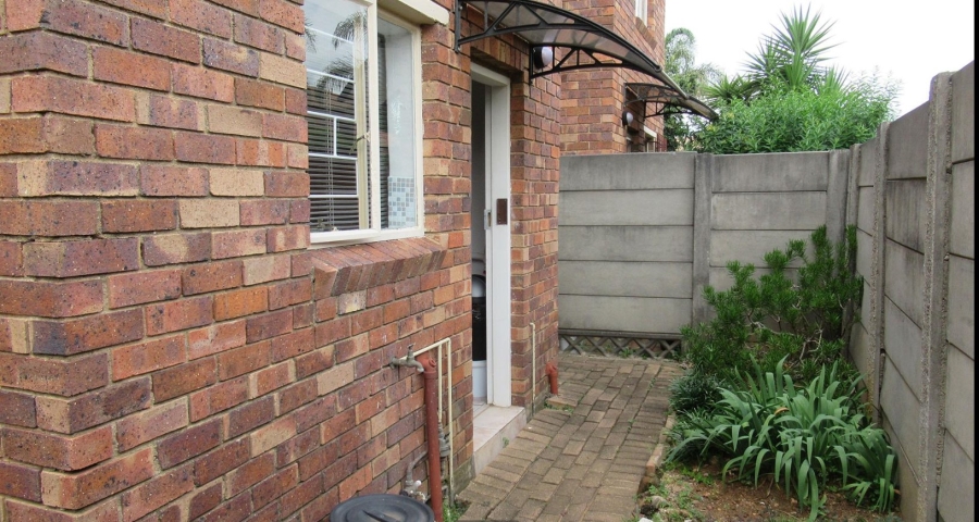 2 Bedroom Property for Sale in Florida Glen Gauteng